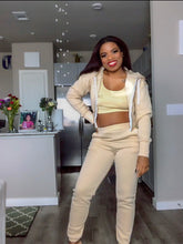 Load image into Gallery viewer, Soft On Me â¨Sweatsuit